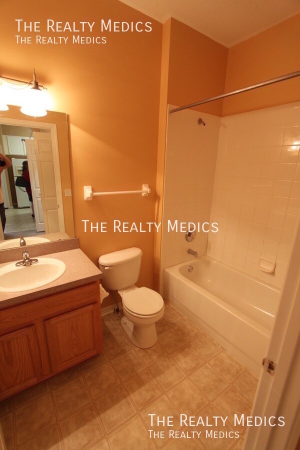 Building Photo - 2222 Black Mangrove Dr