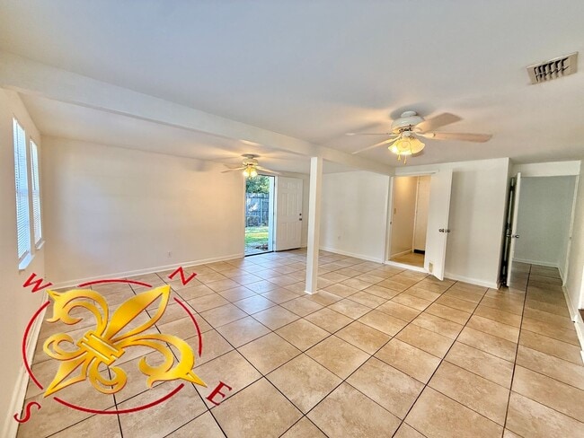 Building Photo - Spacious 4-Bedroom Home with Dual Living A...