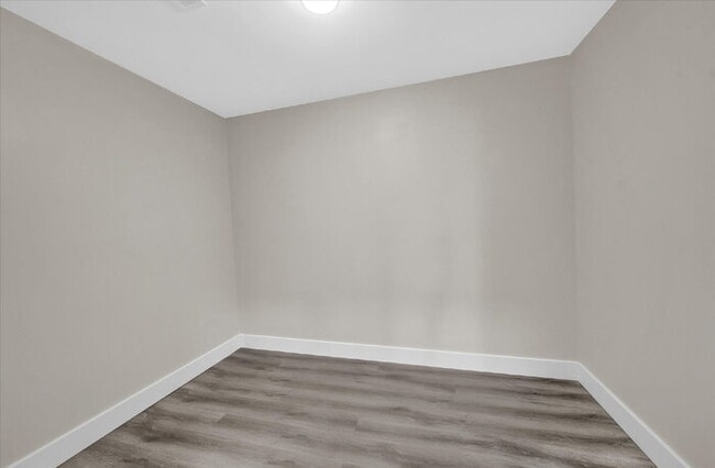 Building Photo - 15401 Adelay Ct