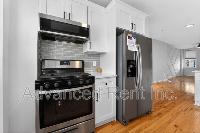 Building Photo - 611 Grundy St