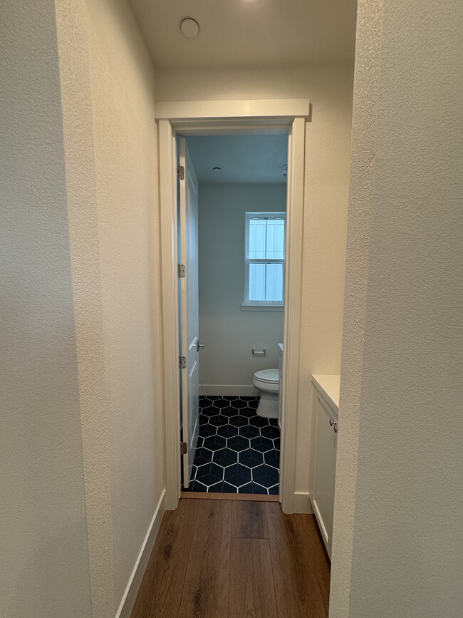 Building Photo - 35 Morera Ln