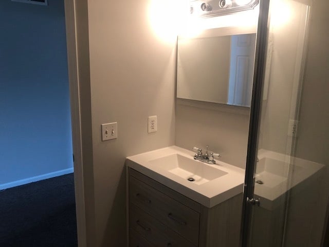 Building Photo - 3 Bedroom 2.5 bath w/1 car garage - Countr...
