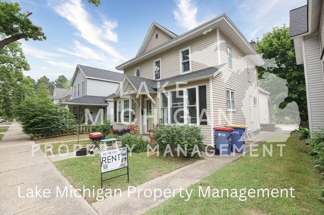 Primary Photo - 636 Livingston Ave NE