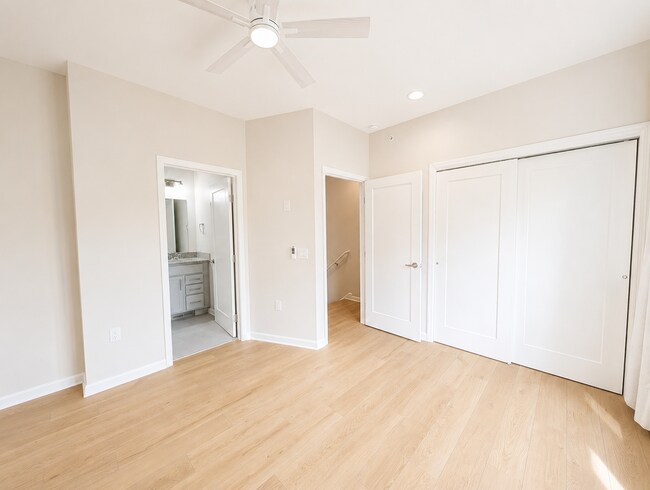 Building Photo - New Construction Downtown Asheville Townhouse!