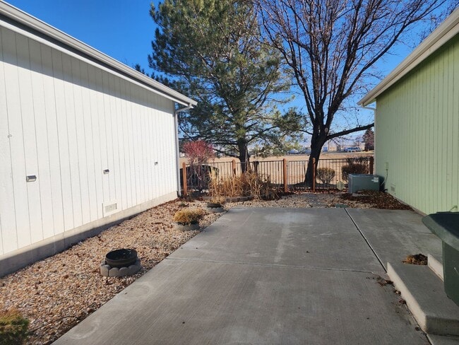 Building Photo - Patio Home For Rent in Winhaven Gardens