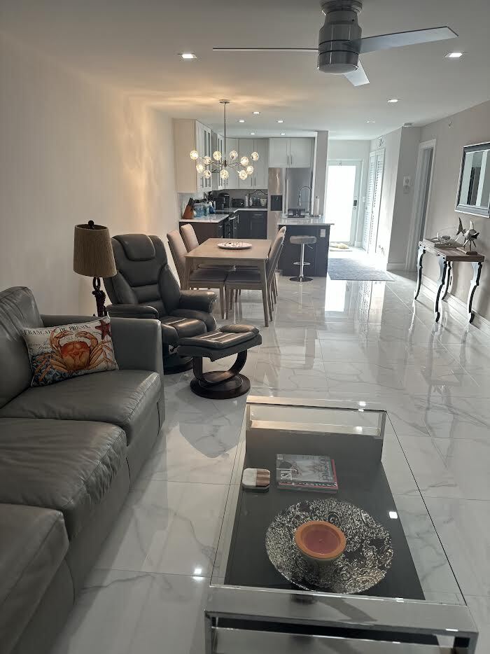 Building Photo - 3101 S Ocean Blvd