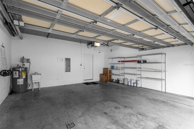 Building Photo - 347 4th Ave S