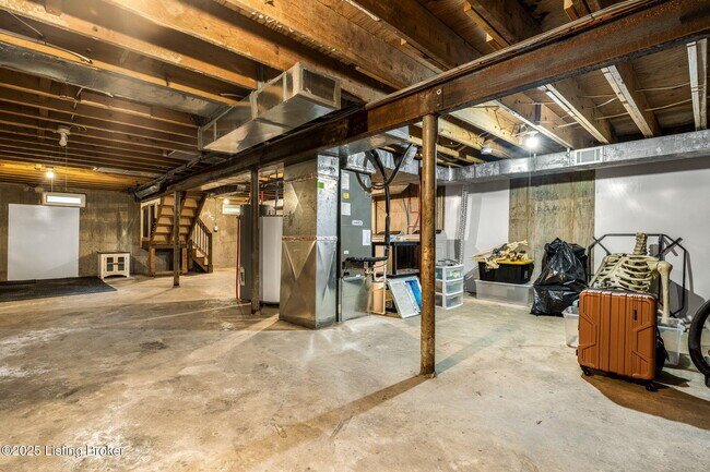 Building Photo - 8715 US-42