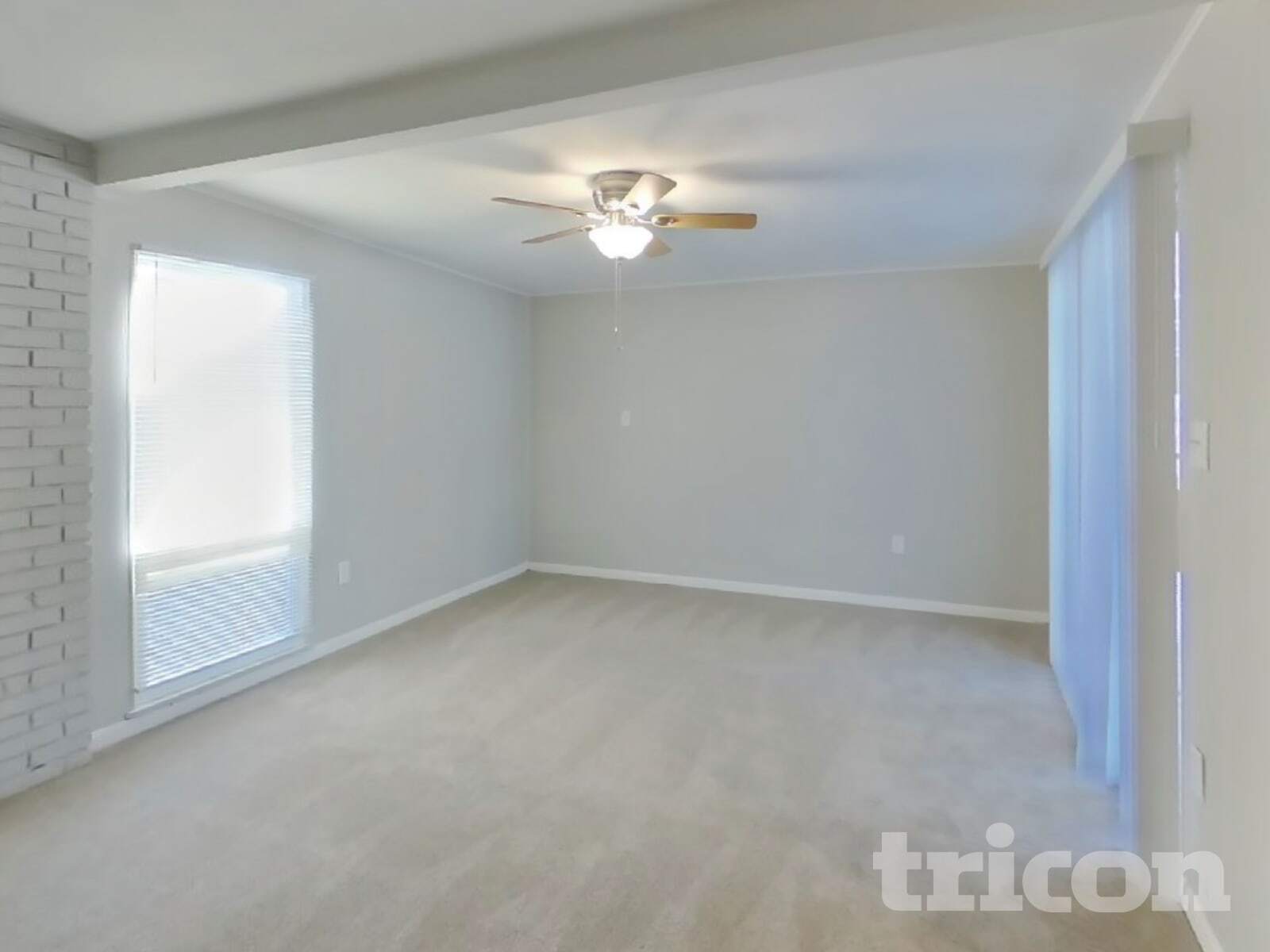 Building Photo - 546 W Palmeden Dr