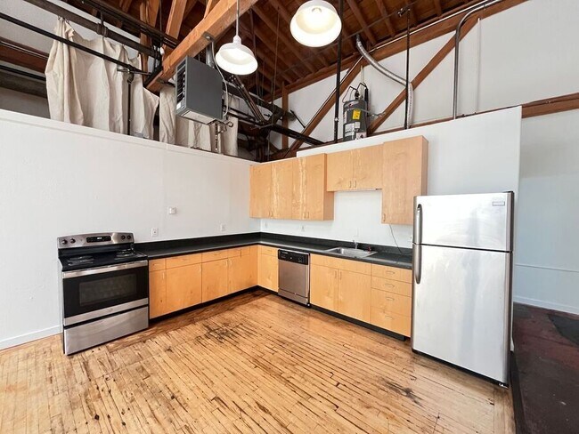 Building Photo - 1148 E 18th St