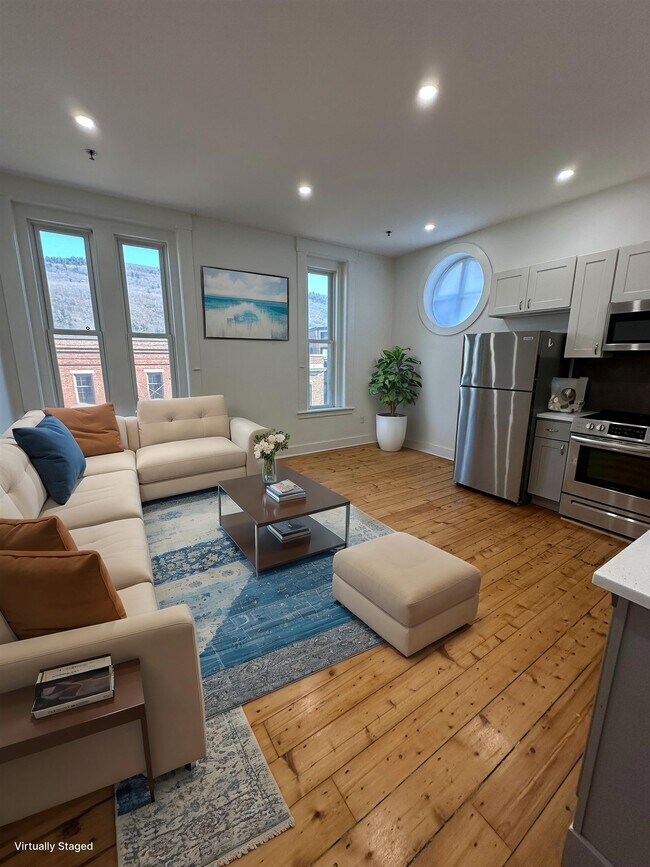 Primary Photo - 4 Elliot St