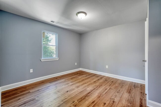 Building Photo - 112 Fox Way