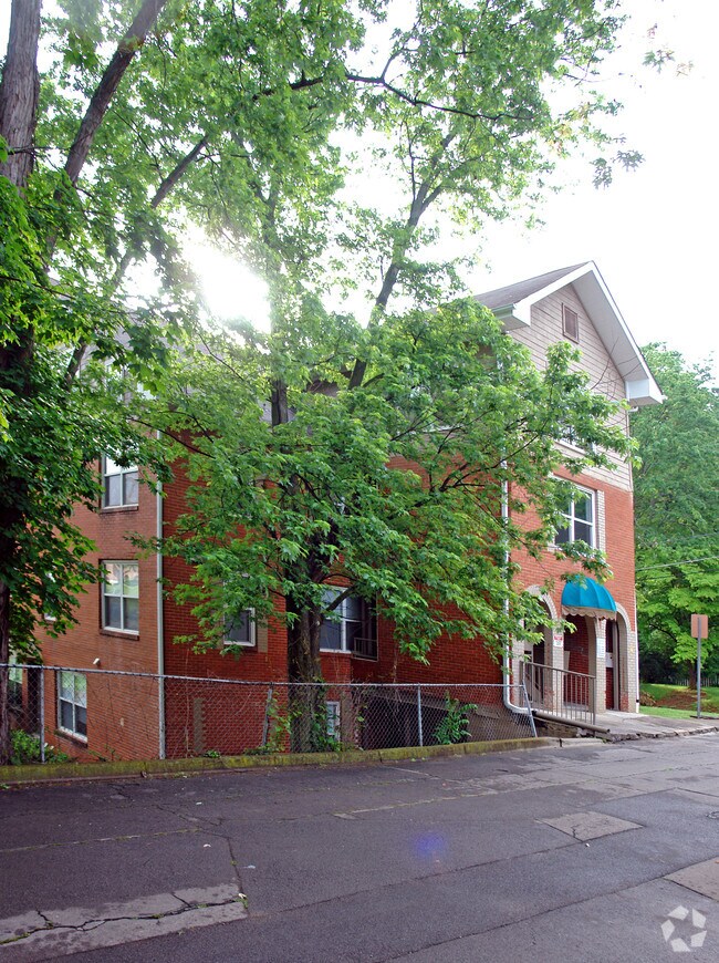 Building Photo - 417 Highland Ave