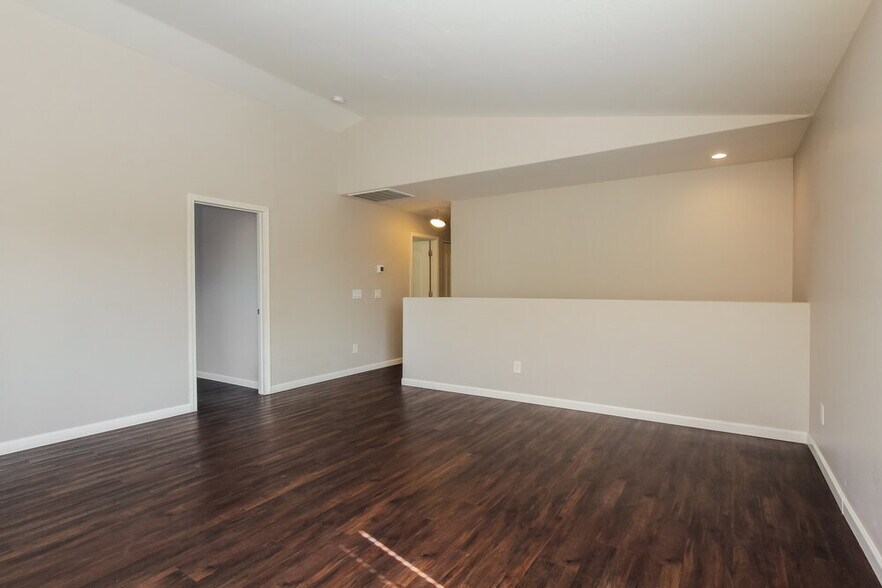 Building Photo - 6728 N 130th Ave