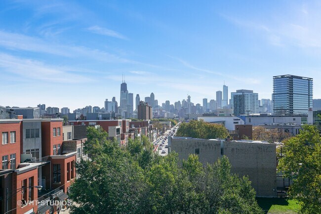 Building Photo - 1750 N Clybourn Ave