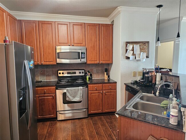 Building Photo - 1711 Old Spanish Trl