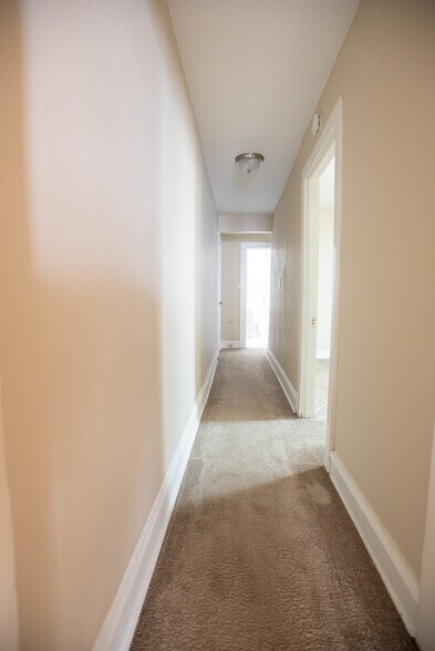 Building Photo - 1603 N Van Buren St