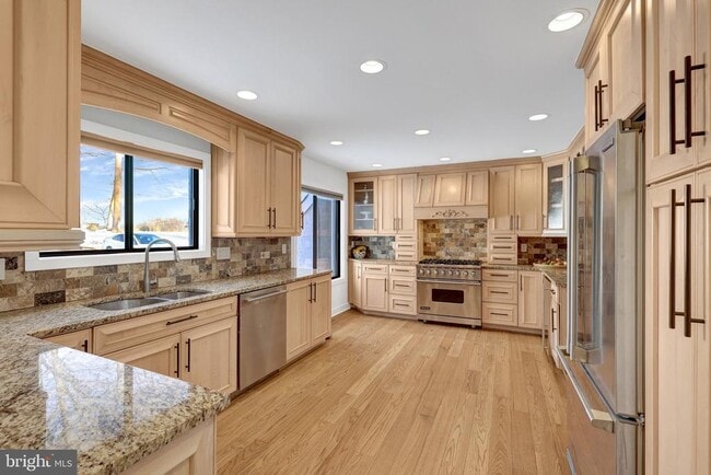 Building Photo - 9982 Blackberry Ln