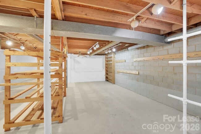 Building Photo - 408 Wilby Dr