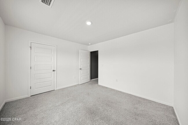 Building Photo - 123 Tiller Dr