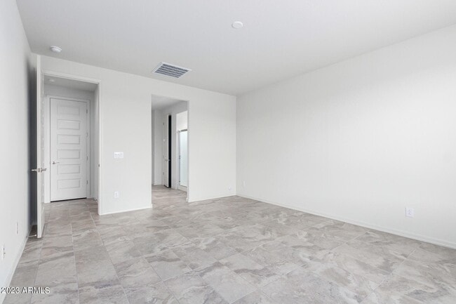 Building Photo - 8529 S 67th Dr