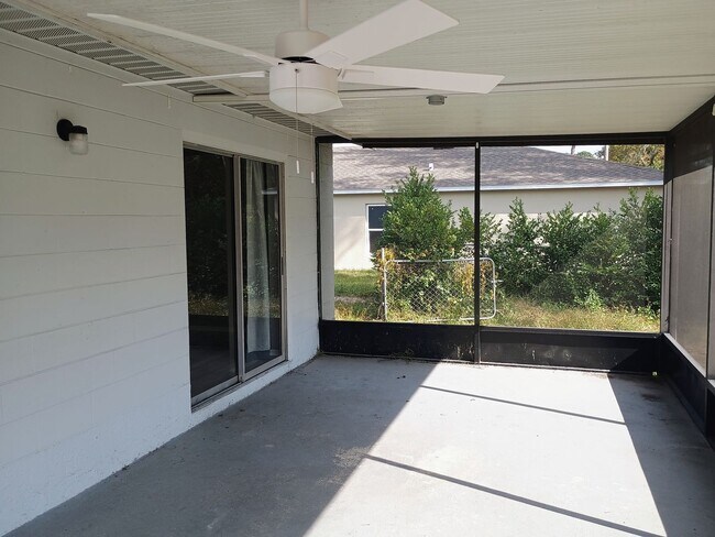 Building Photo - Charming two bedroom two bath one car garage