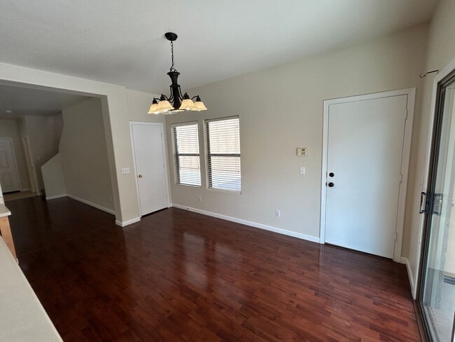 Building Photo - 18529 W Mariposa Dr