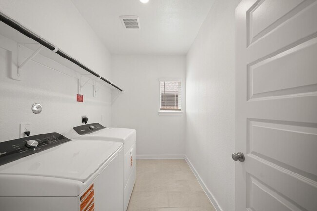 Building Photo - 1530 Copeland Dr