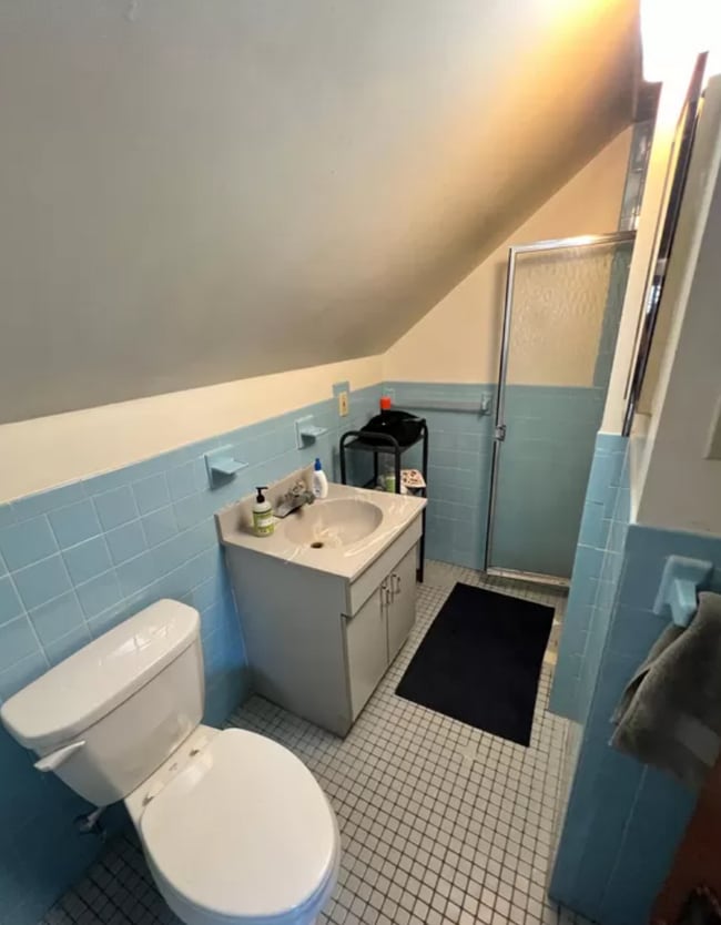 Building Photo - 15 Upland Rd