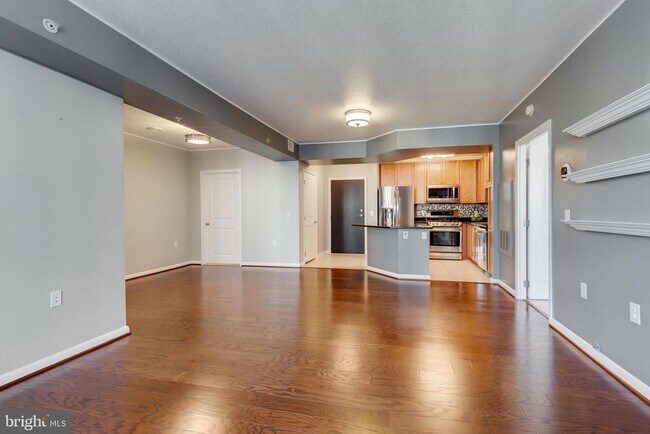 Building Photo - 851 N Glebe Rd