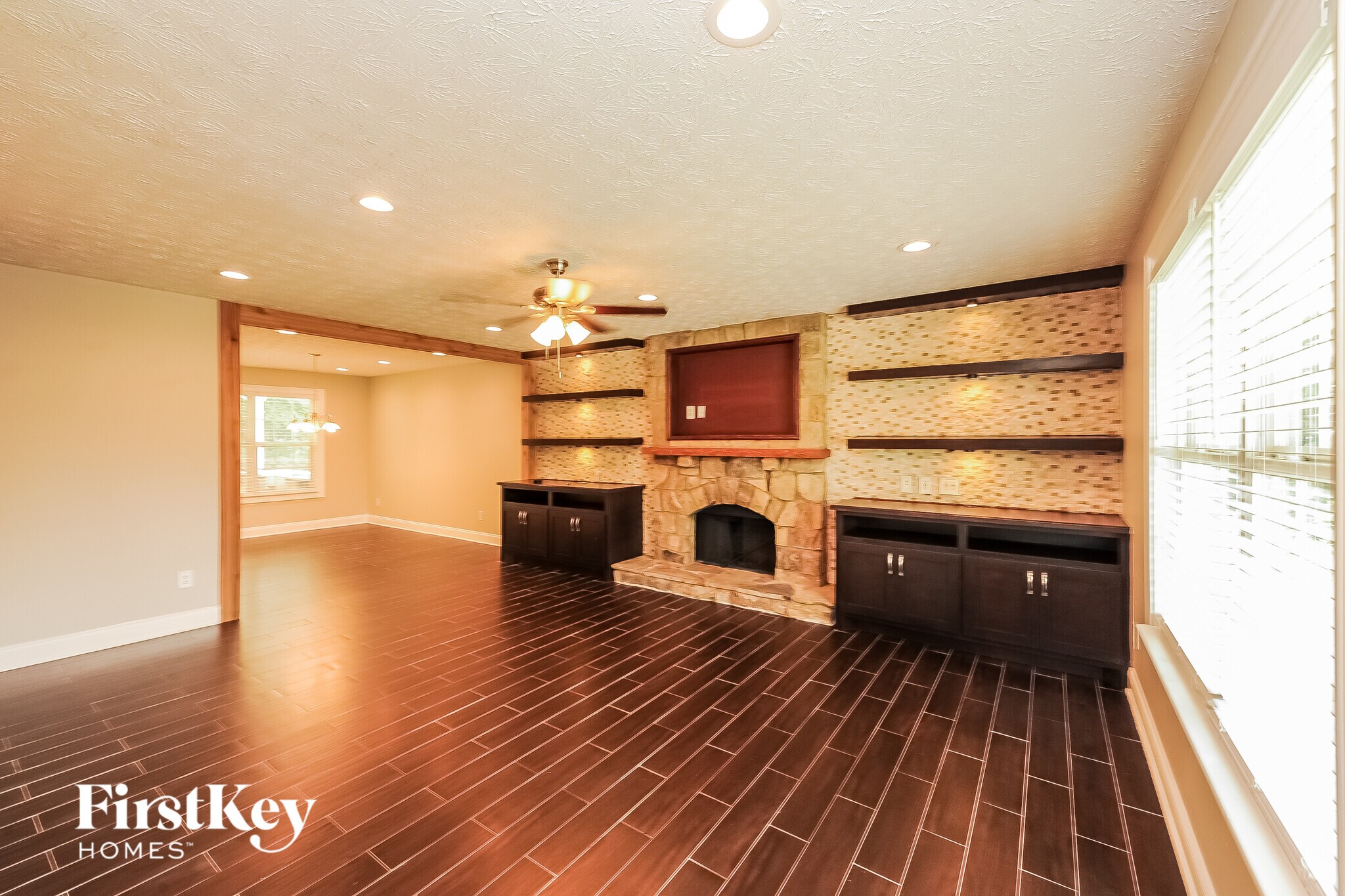Building Photo - 4445 Waterman Dr