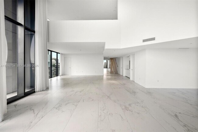 Building Photo - 1000 Biscayne Blvd