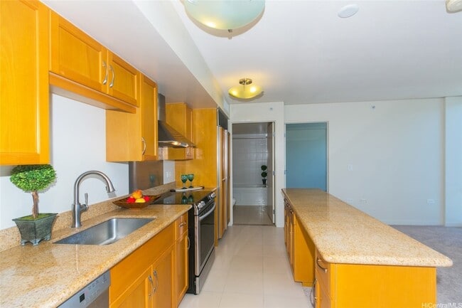 Building Photo - 1296 Kapiolani Blvd