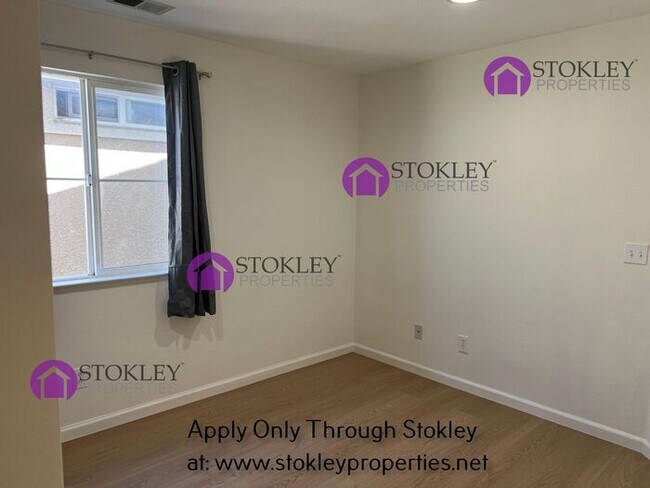 Building Photo - 1 Addison Ct