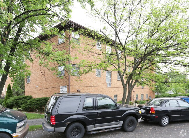 Building Photo - 533 S Michigan Ct