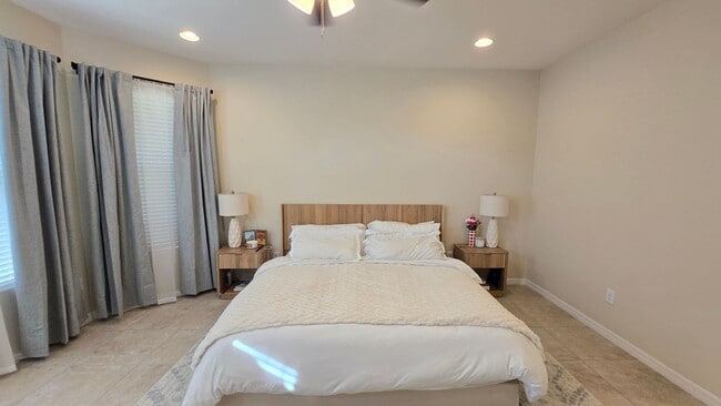 Building Photo - Beautiful 4 Bed / 3.5 Bath Home ~ Available April 1st + Incentive!