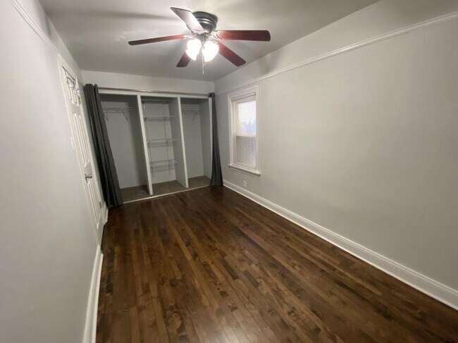 Building Photo - 2 bedroom in Chicago IL 60618