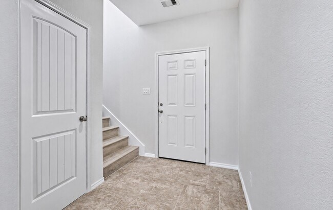 Building Photo - 166 Meadow Grove Dr