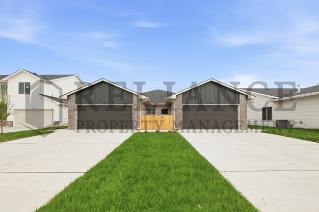 Building Photo - 157 N Gowen St