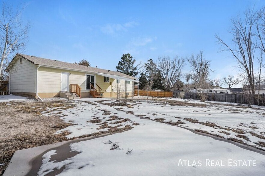 Building Photo - 4789 Shadowglen Dr