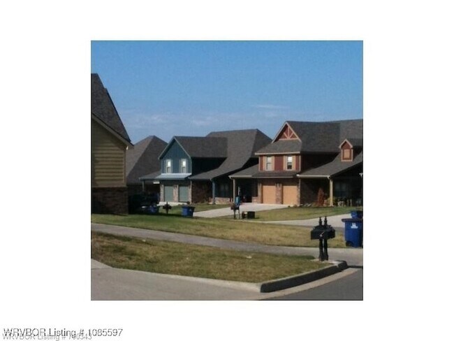 Primary Photo - 1415 Willowbrook Cir