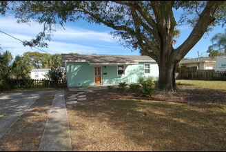 Building Photo - 1105 10th St N