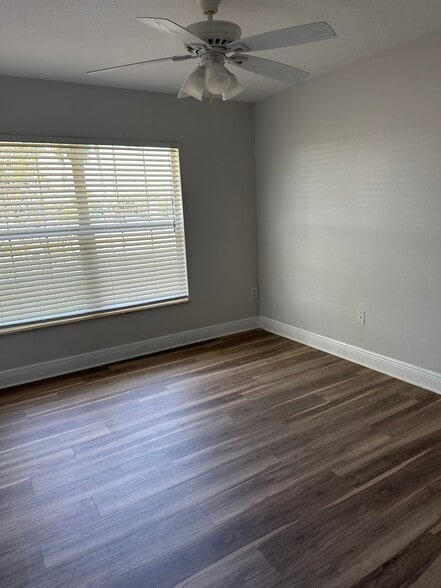 Guest bedroom 2 - 6501 Manila Palm Way