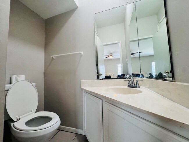 Building Photo - 7352 Regency Square Ct