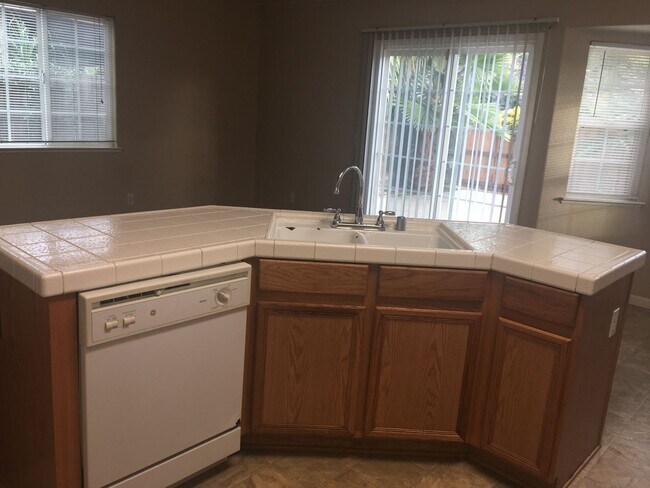 Building Photo - Move-In Special 1/2 Off the First Months Rent