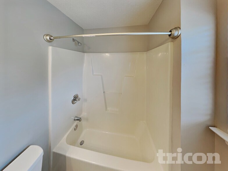 Building Photo - 4828 Lighthouse Ct