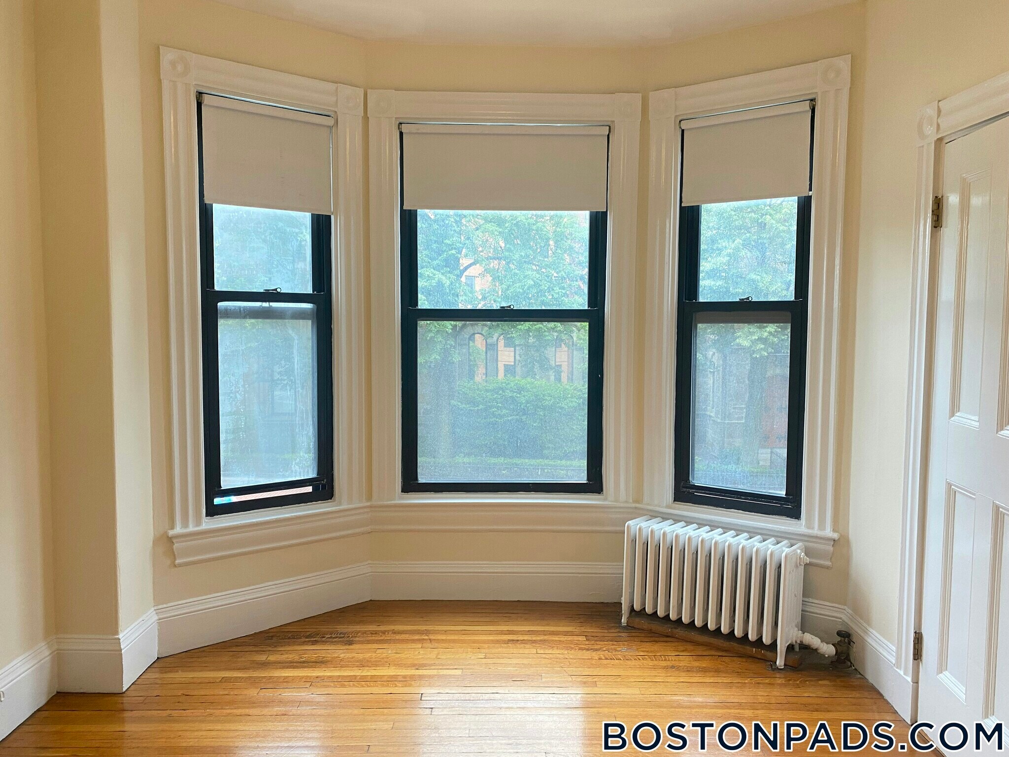 Building Photo - 504 Beacon St