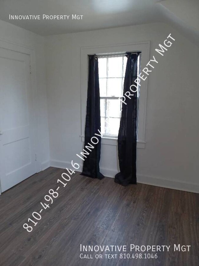 Building Photo - Beautifully updated 2 bedroom, 1 bath - $1...