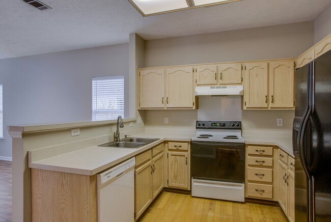Building Photo - 7027 Penbrook Dr