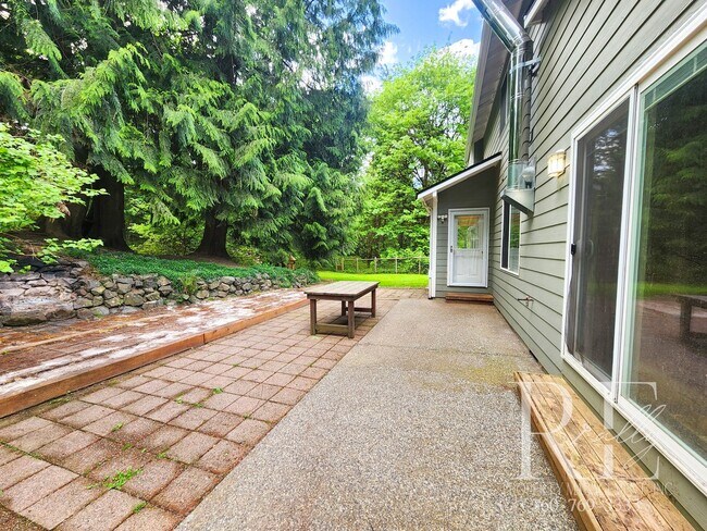 Building Photo - Forest-Edged Retreat with Pasture Access –...